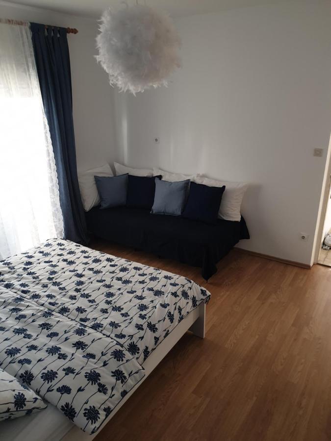 Apartments Mare Banjol エクステリア 写真