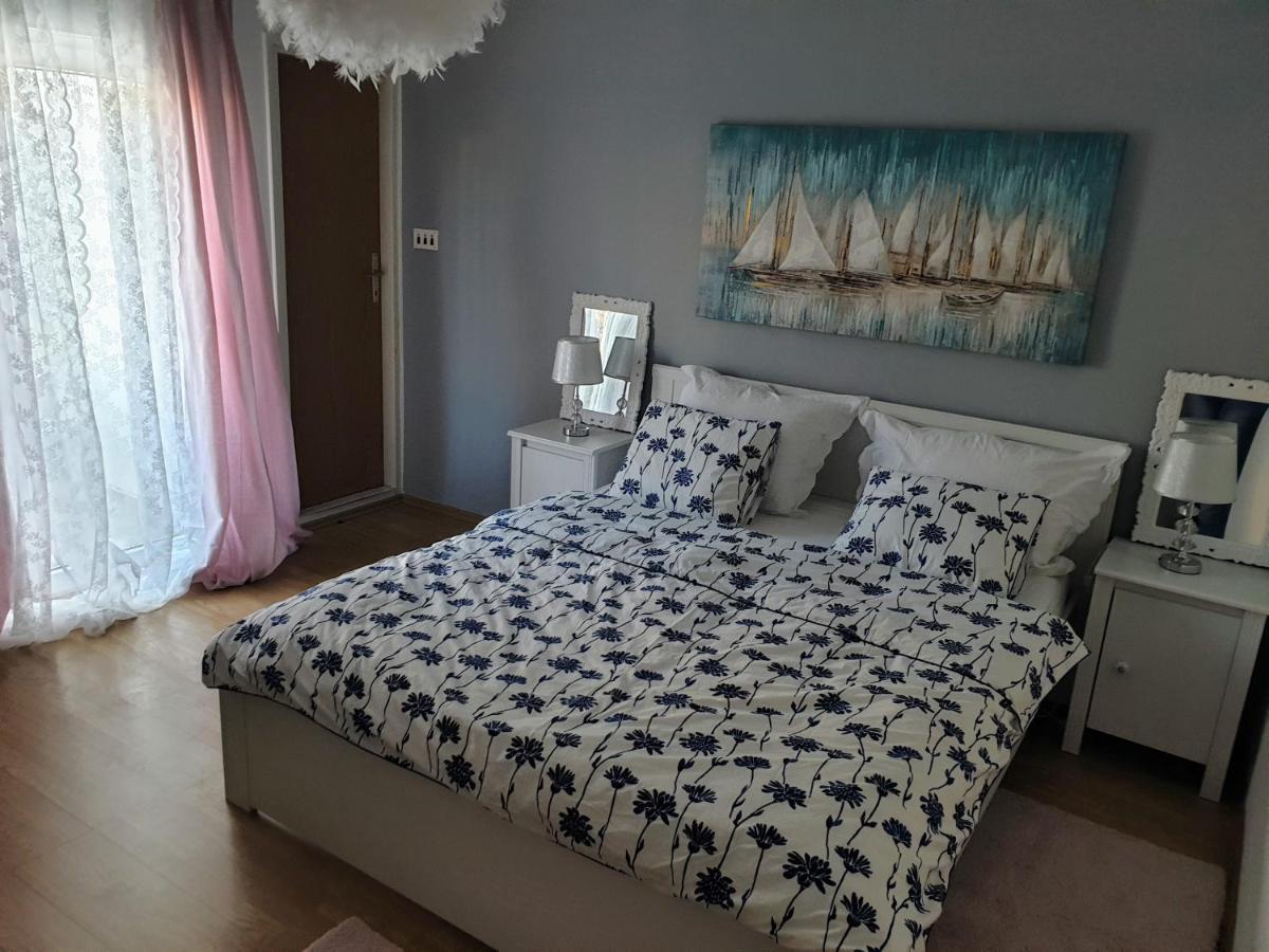 Apartments Mare Banjol エクステリア 写真